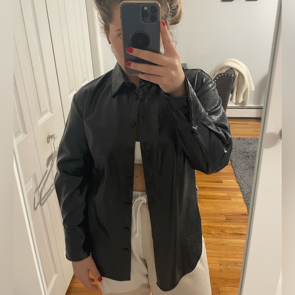 Zara Faux Leather Oversized Top Size Medium - image 4